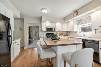 48 Oliver Pl, Ringwood, NJ 07456 - Photo 4