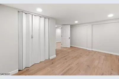 325 Schley St, Newark, NJ 07112 - Photo 30