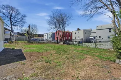 325 Schley St, Newark, NJ 07112 - Photo 36