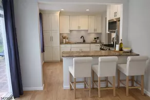 3 Spalding Dr, Livingston, NJ 07039 - Photo 4