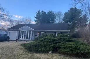 3 Spalding Dr, Livingston, NJ 07039 - Photo 2