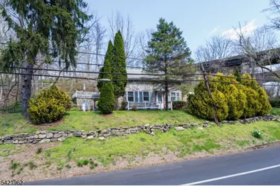 1053 S Main St, Phillipsburg, NJ 08865 - Photo 2