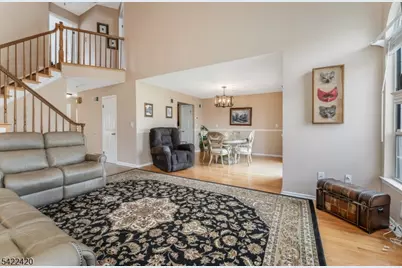 268 Laurel Ct, Readington, NJ 08889 - Photo 2