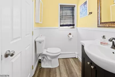 8 Navajo Ave, Parsippany, NJ 07034 - Photo 12