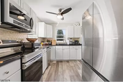 8 Navajo Ave, Parsippany, NJ 07034 - Photo 6