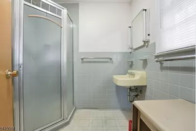 46 Shawnee Trl, Sparta Township, NJ 07871 - Photo 8