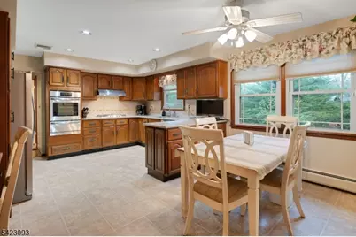 3 Pilgrim Dr, Roxbury Township, NJ 07876 - Photo 10