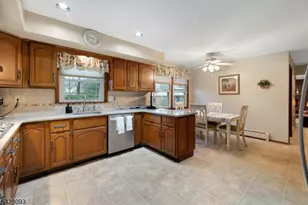 3 Pilgrim Dr, Roxbury Township, NJ 07876 - Photo 8