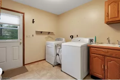 3 Pilgrim Dr, Roxbury Township, NJ 07876 - Photo 12