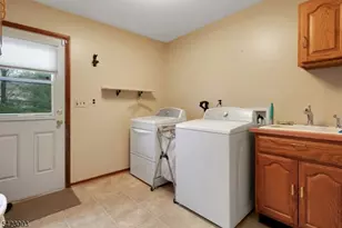 3 Pilgrim Dr, Roxbury Township, NJ 07876 - Photo 12