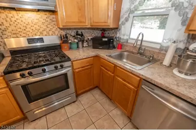 1033 Grove #A-B, North Brunswick Township, NJ 08902 - Photo 34