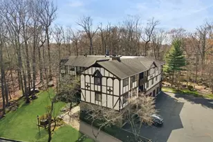 2309 Hemingway Ln, Mahwah, NJ 07430 - Photo 2