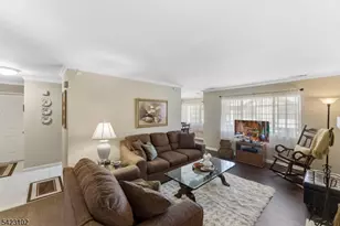 2309 Hemingway Ln, Mahwah, NJ 07430 - Photo 10