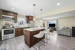 35 Zinnia Dr, Vernon Twp., NJ 07418 - Photo 10