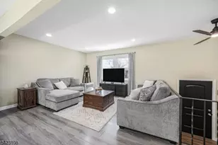 35 Zinnia Dr, Vernon Twp., NJ 07418 - Photo 4