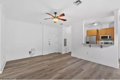 172 Culver Ave #206, Jersey City, NJ 07305 - Photo 4