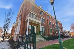 14 Gable Walk, Livingston, NJ 07039 - Photo 2