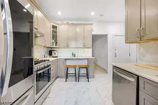 326 60th St, West New York, NJ 07093 - Photo 4