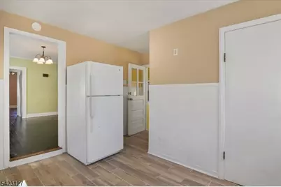 106 W Cherry St #2, Rahway, NJ 07065 - Photo 1