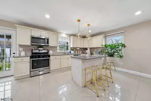 1269 Crescent Ave, Roselle, NJ 07203 - Photo 4