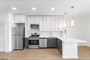 321 E 3rd St, Plainfield, NJ 07060 - Photo 10