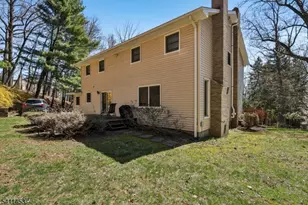 24 Manor Ln, Parsippany, NJ 07950 - Photo 32