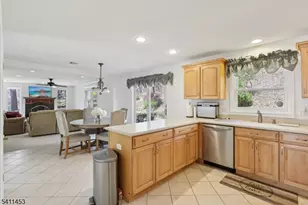 24 Manor Ln, Parsippany, NJ 07950 - Photo 10