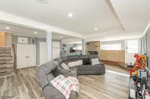 27 Viewpoint Rd, Wayne, NJ 07470 - Photo 24