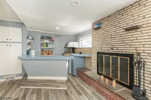 27 Viewpoint Rd, Wayne, NJ 07470 - Photo 22