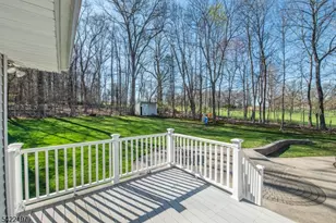 27 Viewpoint Rd, Wayne, NJ 07470 - Photo 26