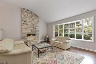 26 Crest Dr, Berkeley Heights Township, NJ 07974 - Photo 4