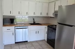 2007A Stonegate Ln, Stanhope, NJ 07874 - Photo 4