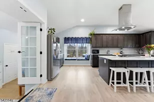 17 Fairmount Rd W, Tewksbury Township, NJ 07830 - Photo 8