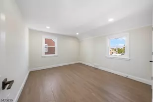 1905 Oakwood Pkwy, Union Township, NJ 07083 - Photo 22