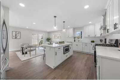 1905 Oakwood Pkwy, Union Township, NJ 07083 - Photo 8