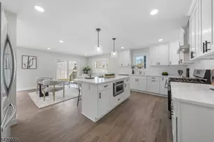 1905 Oakwood Pkwy, Union Township, NJ 07083 - Photo 8