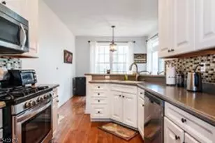 168 Levinberg Ln, Wayne Twp., NJ 07470 - Photo 10