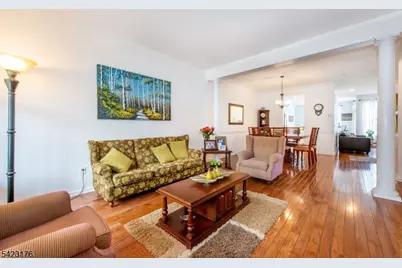 168 Levinberg Ln, Wayne Twp., NJ 07470 - Photo 4