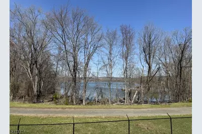 168 Levinberg Ln, Wayne, NJ 07470 - Photo 2