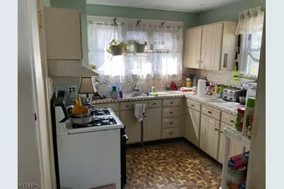 39 Alps Rd, Wayne, NJ 07470 - Photo 4