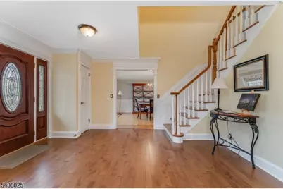 6 Bluebird Ct, Raritan Township, NJ 08822 - Photo 4