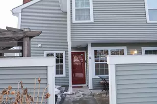 332 Greenbriar-Unit, Union Township, NJ 07083 - Photo 2