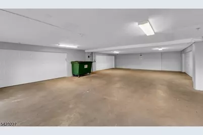 8C Cove Ln, North Bergen Twp., NJ 07047 - Photo 24