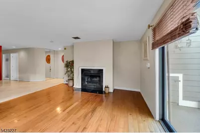 8C Cove Ln, North Bergen Twp., NJ 07047 - Photo 2