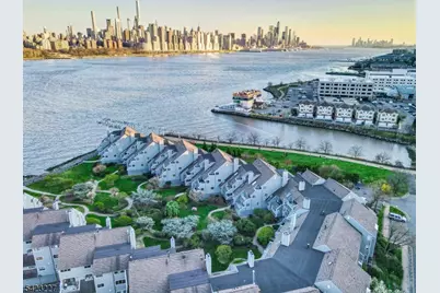 8C Cove Ln, North Bergen Twp., NJ 07047 - Photo 32