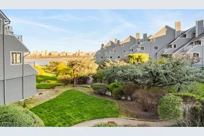 8C Cove Ln, North Bergen Twp., NJ 07047 - Photo 28