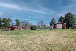 1 Scarlet Oak Rd, Tewksbury Township, NJ 07830 - Photo 10