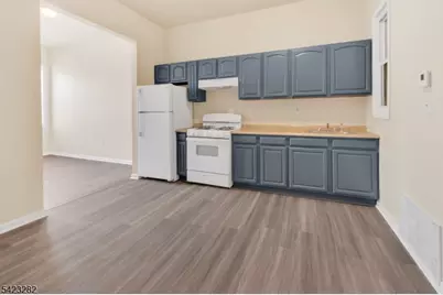 31A Martin Luther King Jr Dr #2, Jersey City, NJ 07305 - Photo 2