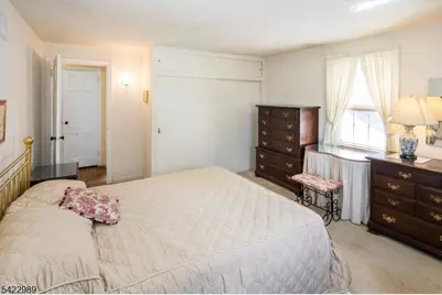 31 Burlington Rd, Clifton, NJ 07012 - Photo 16
