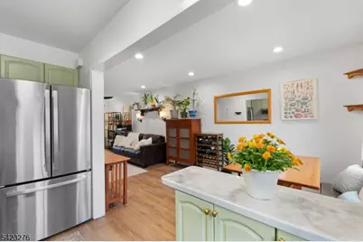 15 A Parkway Village, Cranford Township, NJ 07016 - Photo 8